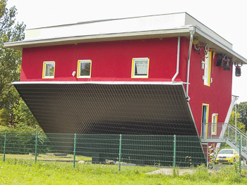 Haus-Kopf-über in Putbus auf Rügen