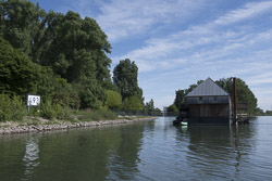 Historische Rheinschiffsmühle in Ginsheim