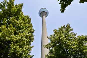 Rheinturm in Düsseldorf Nordrhein-Westfalen